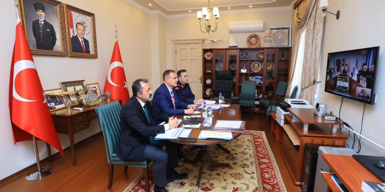 Vali Akbıyık, İçişleri Bakanlığı "Güvenlik" toplantısına katıldı