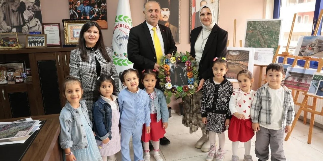 Başkan Kaya minik öğrencileri belediyede ağırladı