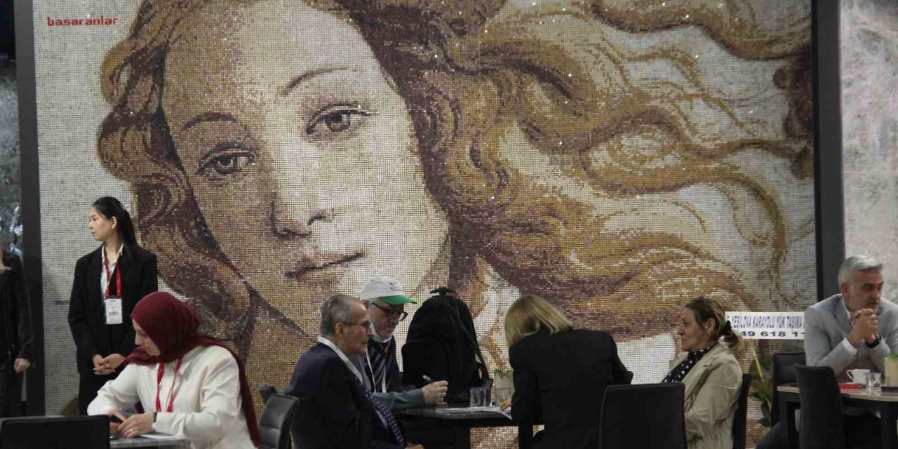 Doğal taşın kalbi İzmir’de atıyor