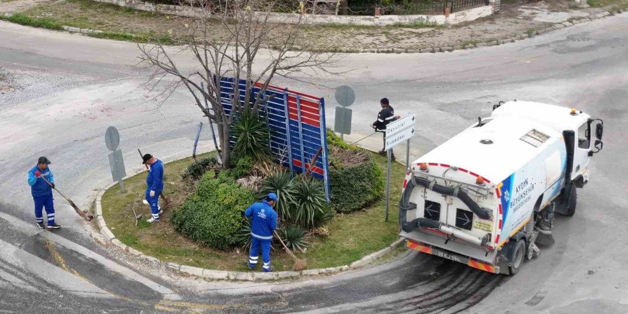 Aydın Büyükşehir Belediyesi Kuşadası’nda çalışmalarını sürdürüyor