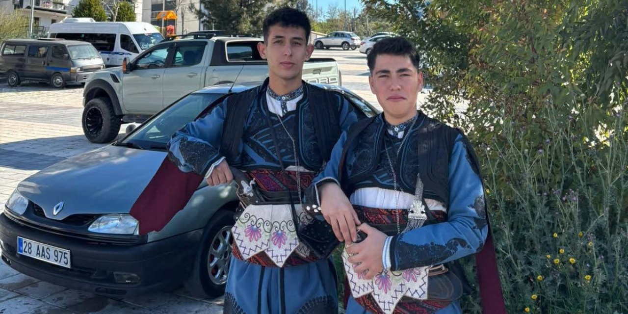 Kaleli öğrenciler halk oyunlarında bölge derecesi aldı