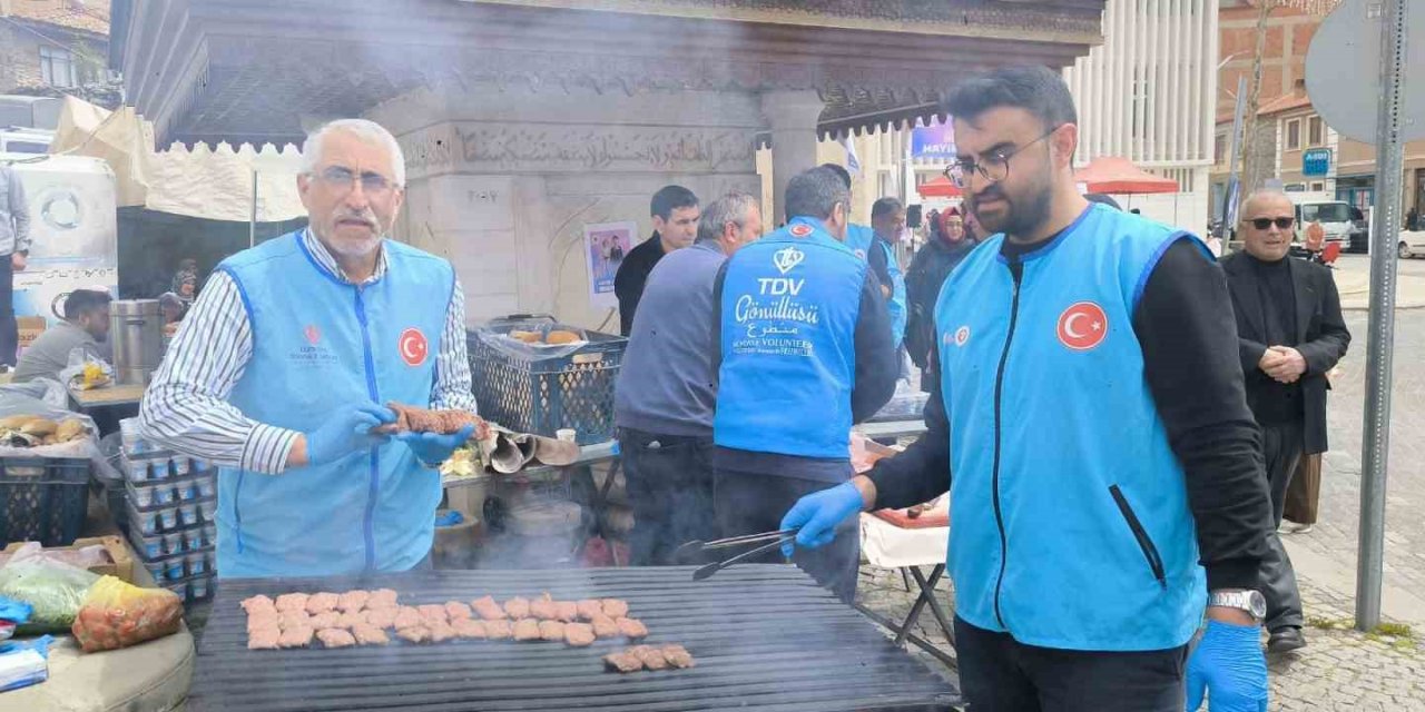 Tavas Müftülüğü evlenecek gençler için hayır çarşısı kurdu