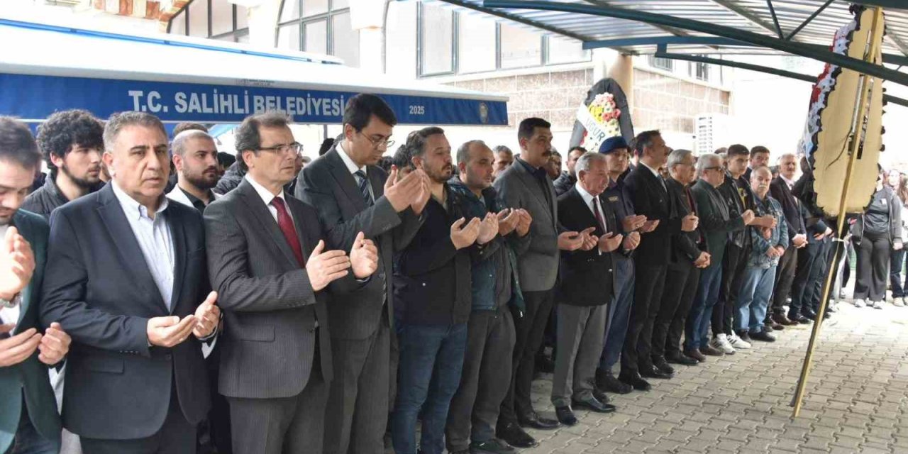 Manisa’da 17 yaşındaki Sude Gelen son yolculuğuna uğurlandı