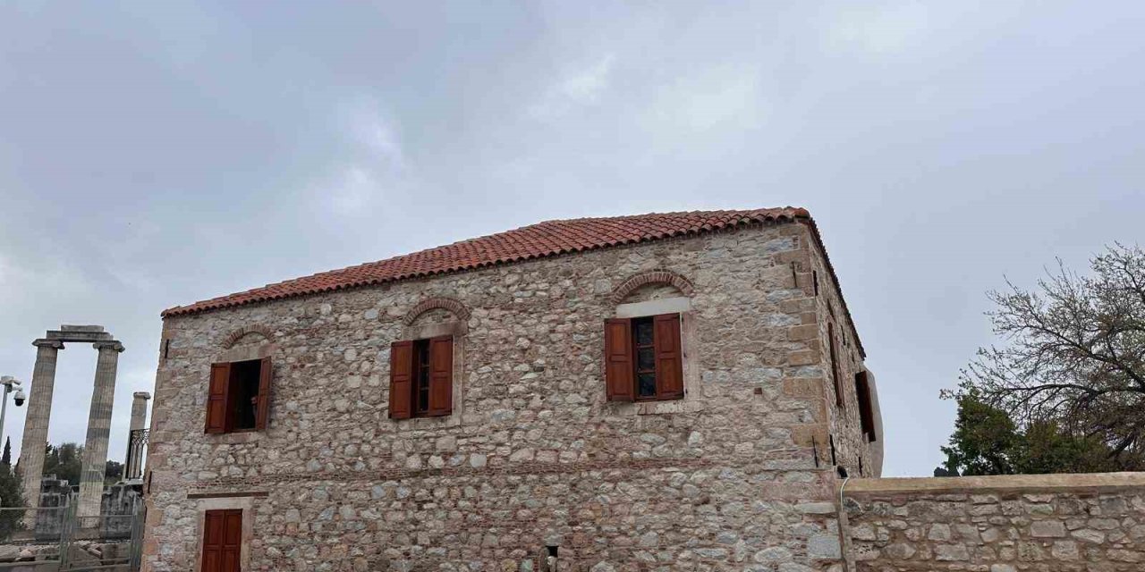 Didim’de restorasyonu tamamlanan bina, Turizm Lisesi’ne devredildi