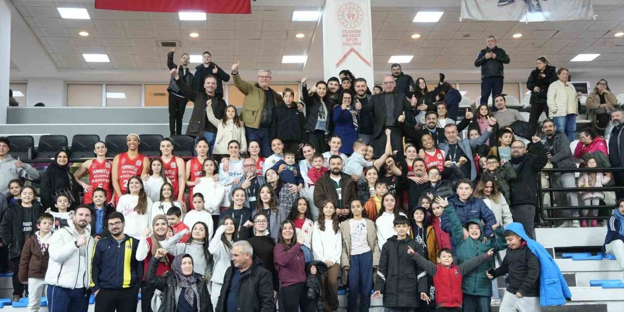 Potanın Kraliçeleri şampiyonluğa koşuyor