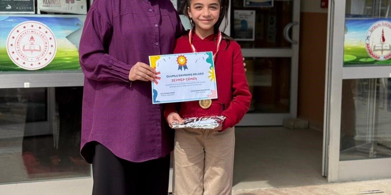 Altıntaş’ta minik öğrencinin çevre duyarlılığı