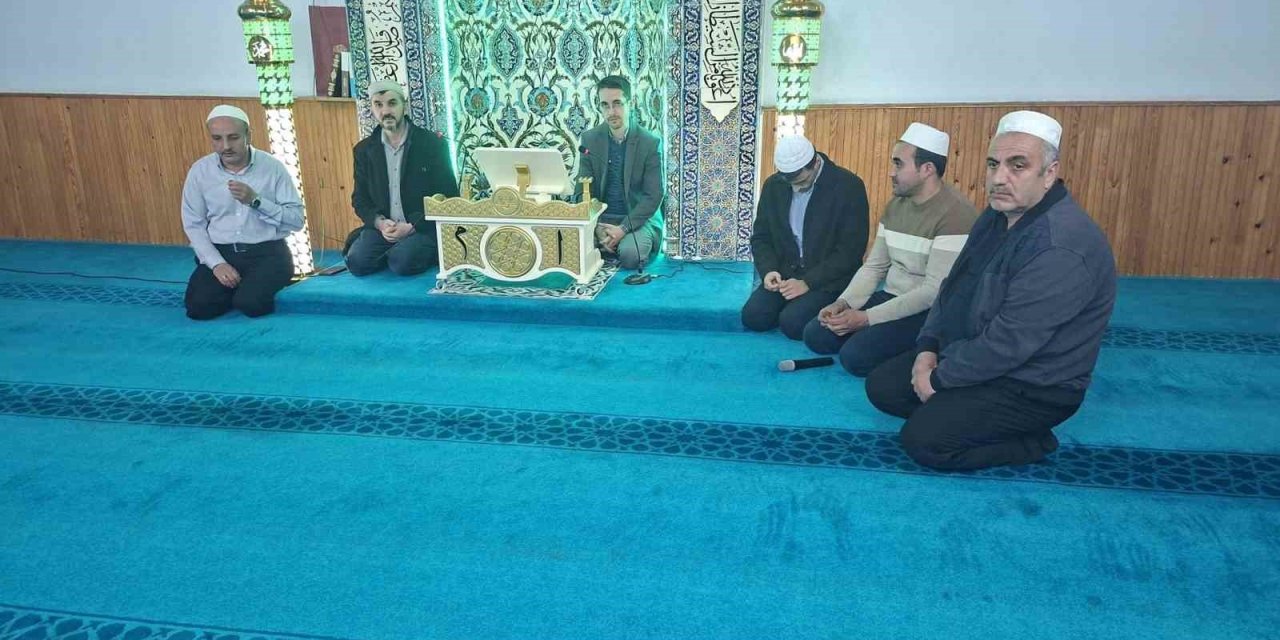 Okul saldırısında hayatını kaybeden öğretmen ve öğrenciler için Hisarcık’ta mevlit okutuldu