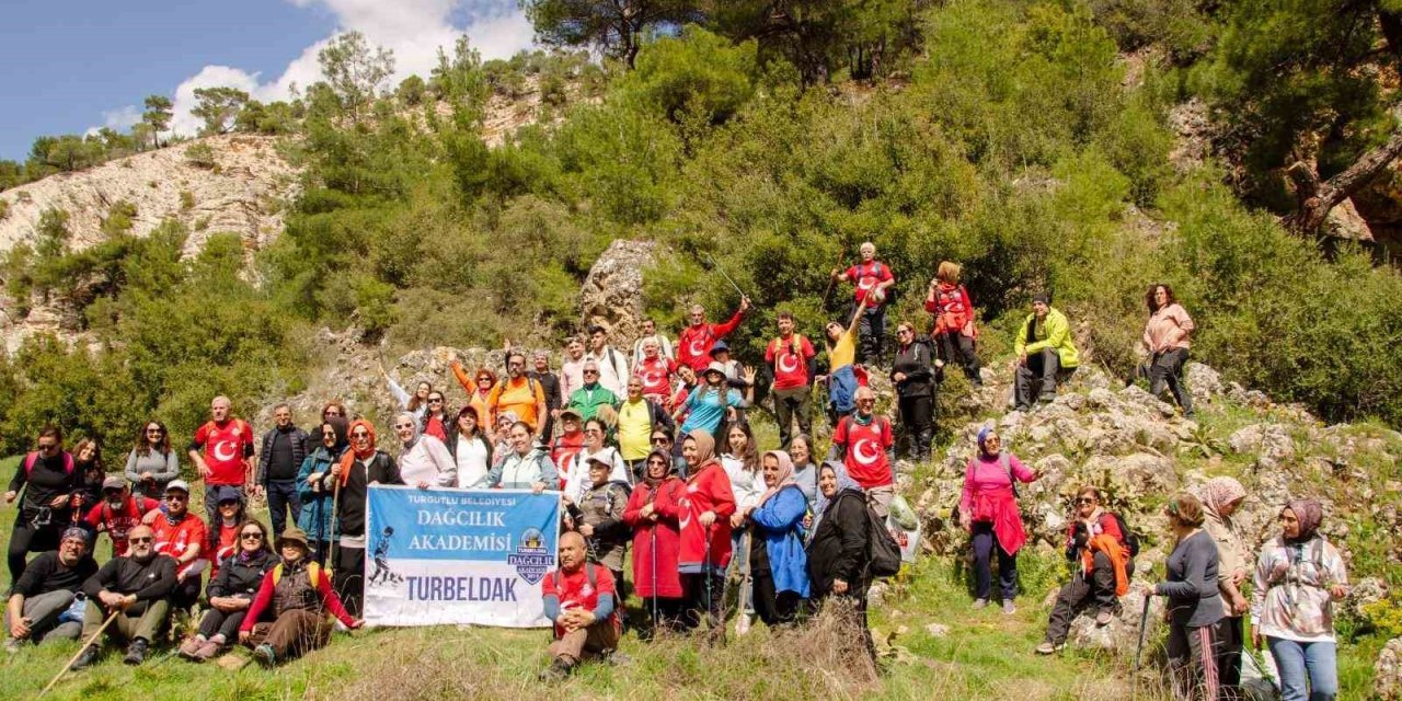 TURBELDAK’tan Ulubey Kanyonu’nda nefes kesen doğa yürüyüşü