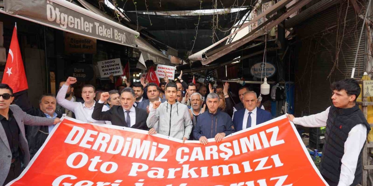 Kemeraltı esnafı otopark sorunu nedeniyle kepenk kapattı