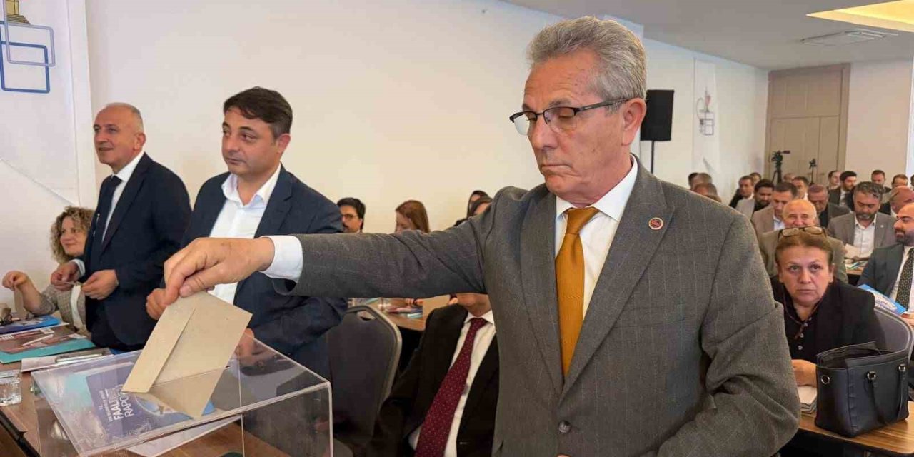 Başkan Tetik Ege Belediyeler Birliği encümen üyeliğine yeniden seçildi