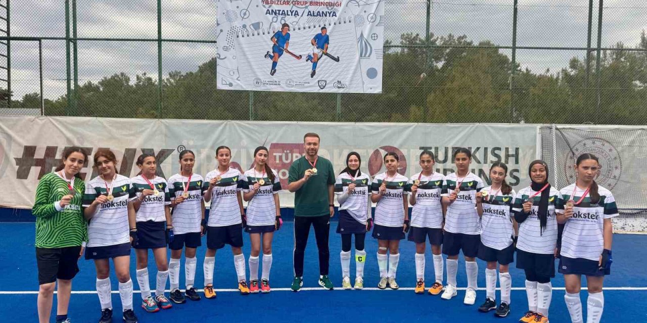 Manisa’nın kızları turnuvadan şampiyon ayrıldı