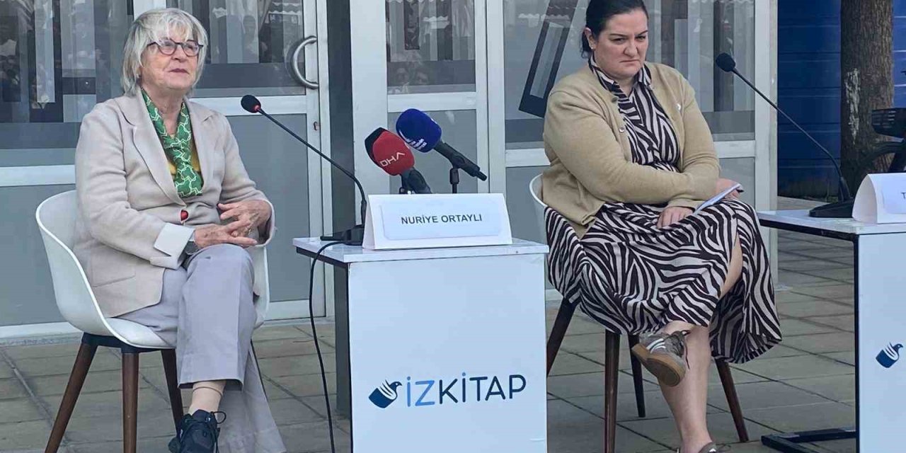 İlber Ortaylı, İzmir’de adını taşıyan kütüphane önünde anıldı