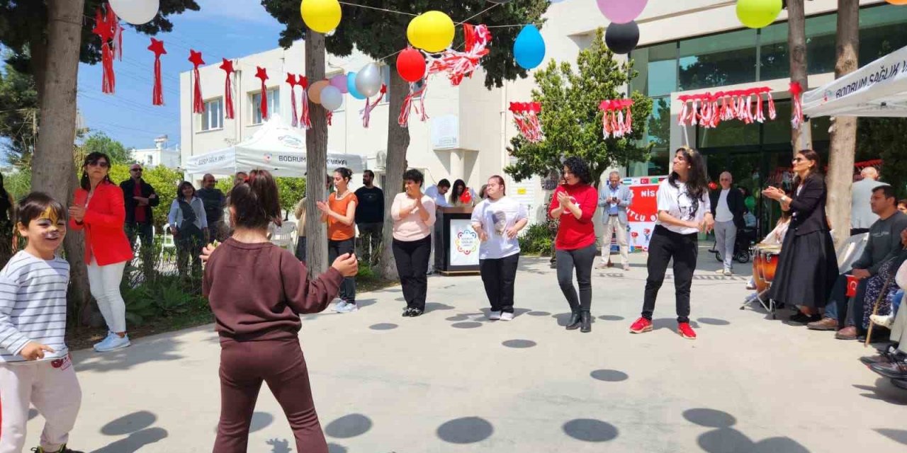 Bodrum’da özel çocuklar sahnede alkış aldı