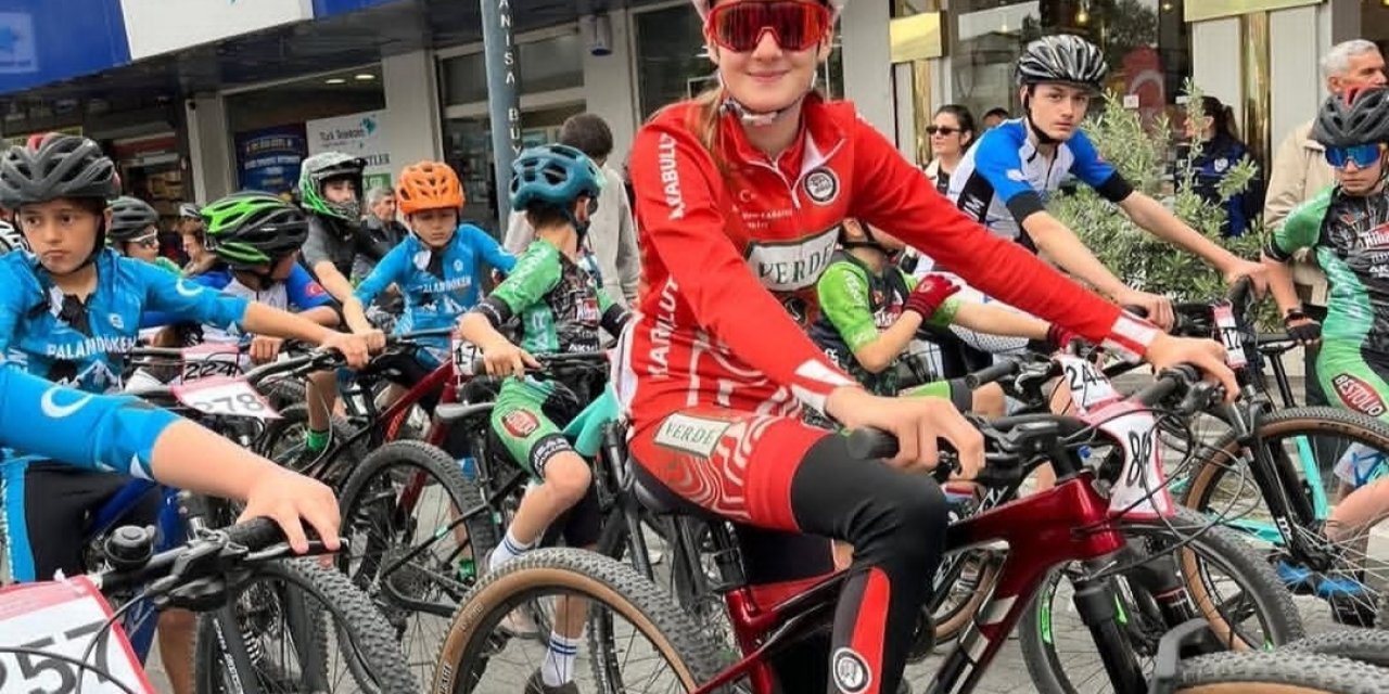 Akhisarlı sporculardan büyük başarı