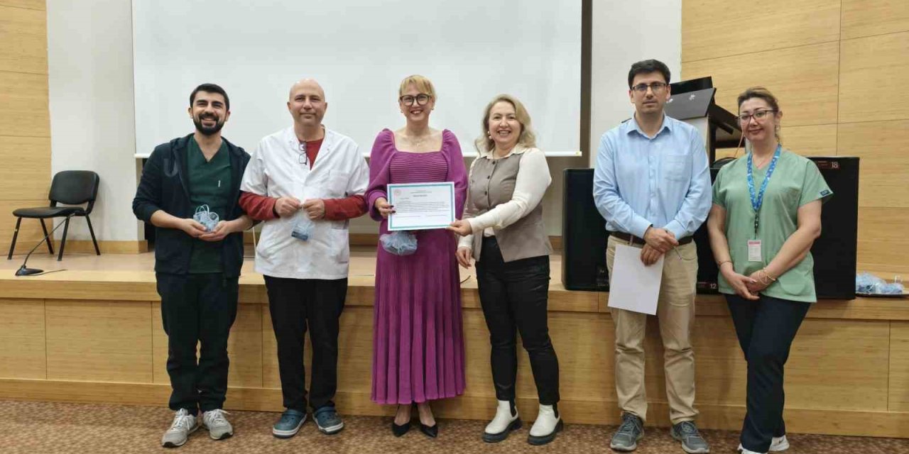 Sağlık çalışanları adım adım yarıştı