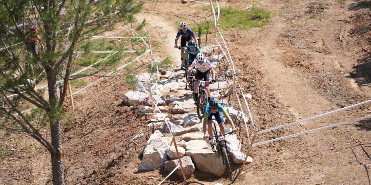 Ferdi Zeyrek Kupası’nda 6 ülkeden 649 sporcu kıyasıya yarıştı