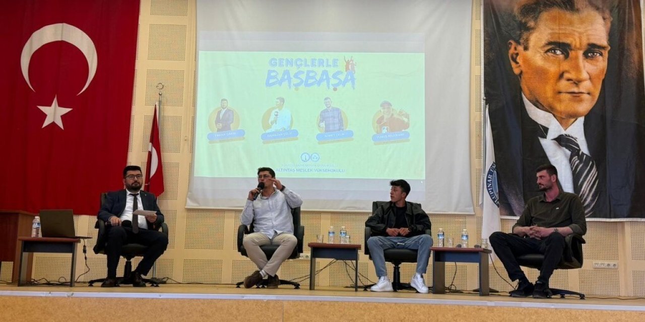 Altıntaş MYO’da genç çiftçi fenomenler öğrencilerle buluştu