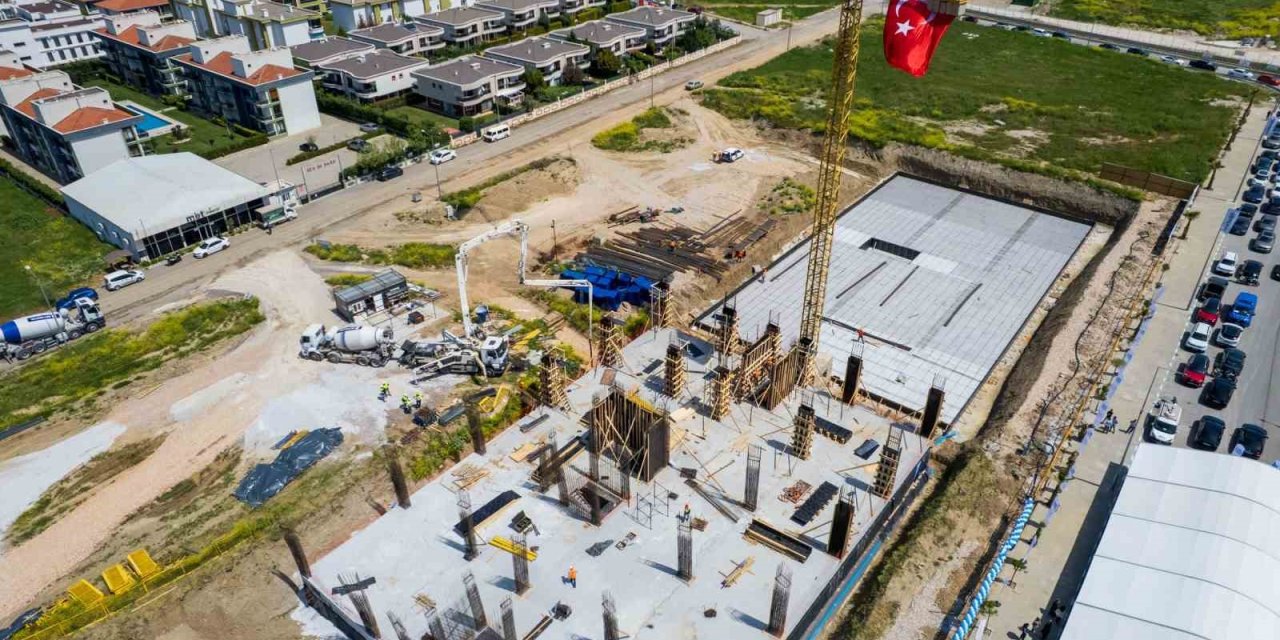 Manisa’da iş dünyasının yeni prestij merkezi Work&Life için ilk kazma vuruldu