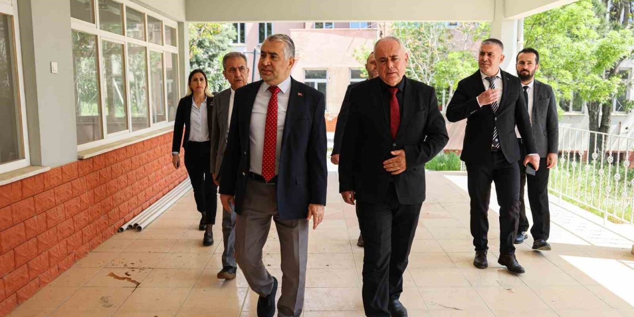 ADÜ Rektörü Kent, BAP ve ADÜZEM’in yeni yerlerinde incelemelerde bulundu