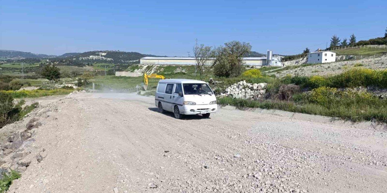 Kula-Selendi eski yolu yeniden ulaşıma açıldı