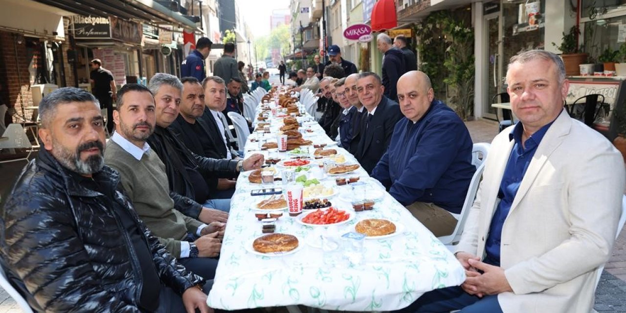 Yenilenen Sevgi Yolu esnafından Başkan Şimşek’e kahvaltılı teşekkür