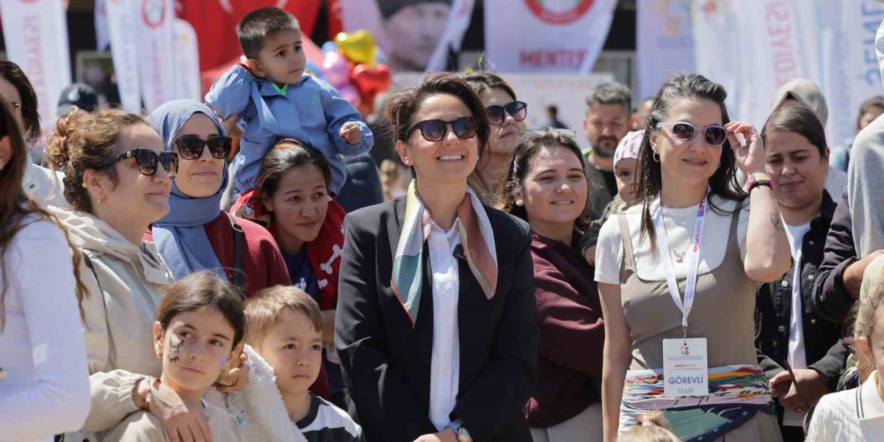 Menteşe’de uluslararası çocuk şenliği başladı