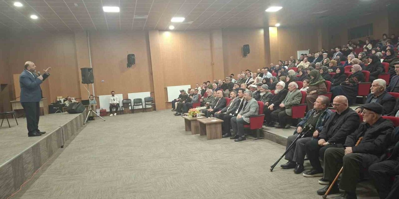 Hisarcık’ta "Gençlik ve Eğitim" konulu konferans