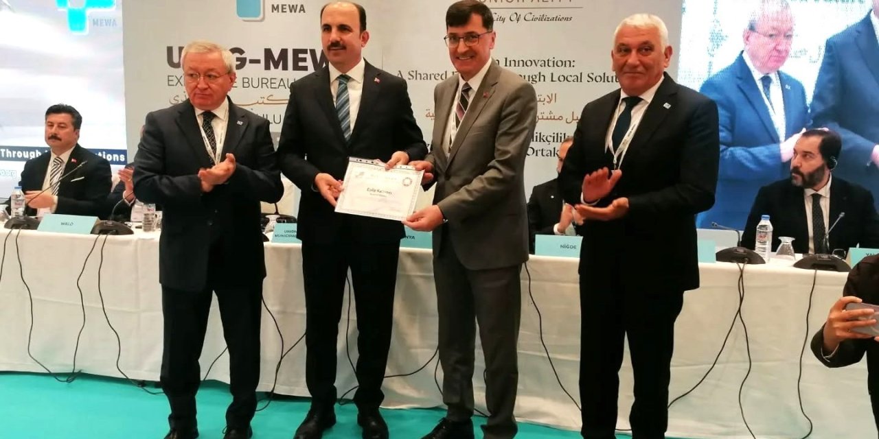 UCLG-MEWA’dan Eyüp Kahveci’ye "Çok Başarılı" belgesi