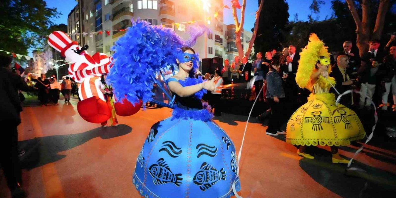 Mesir coşkusu sokaklara taştı