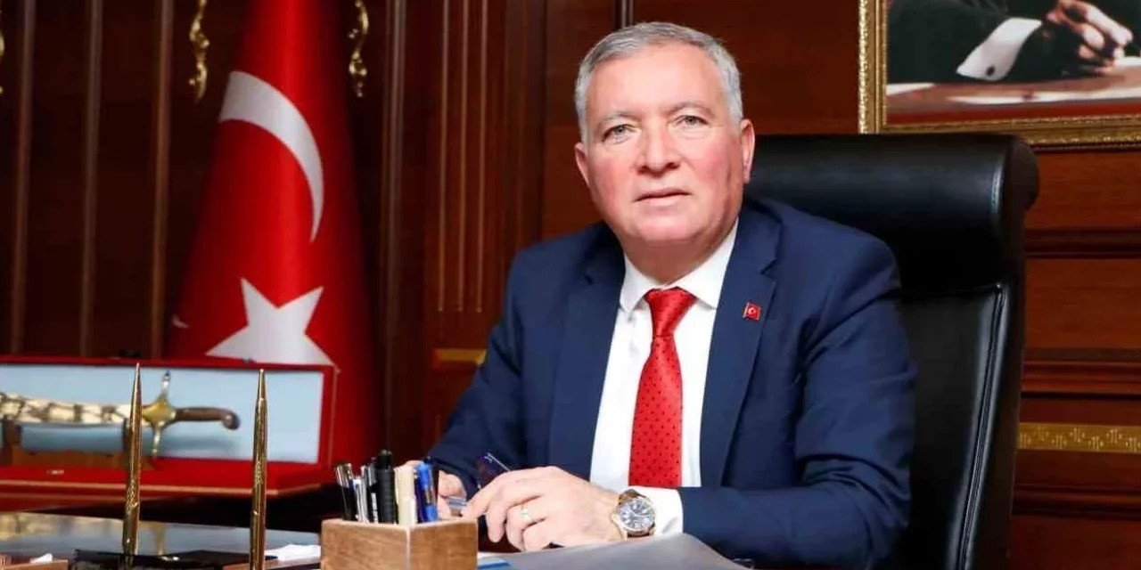 Başkan Kepenek: "Geleceğin mimarı çocuklarımızın bayramı kutlu olsun"