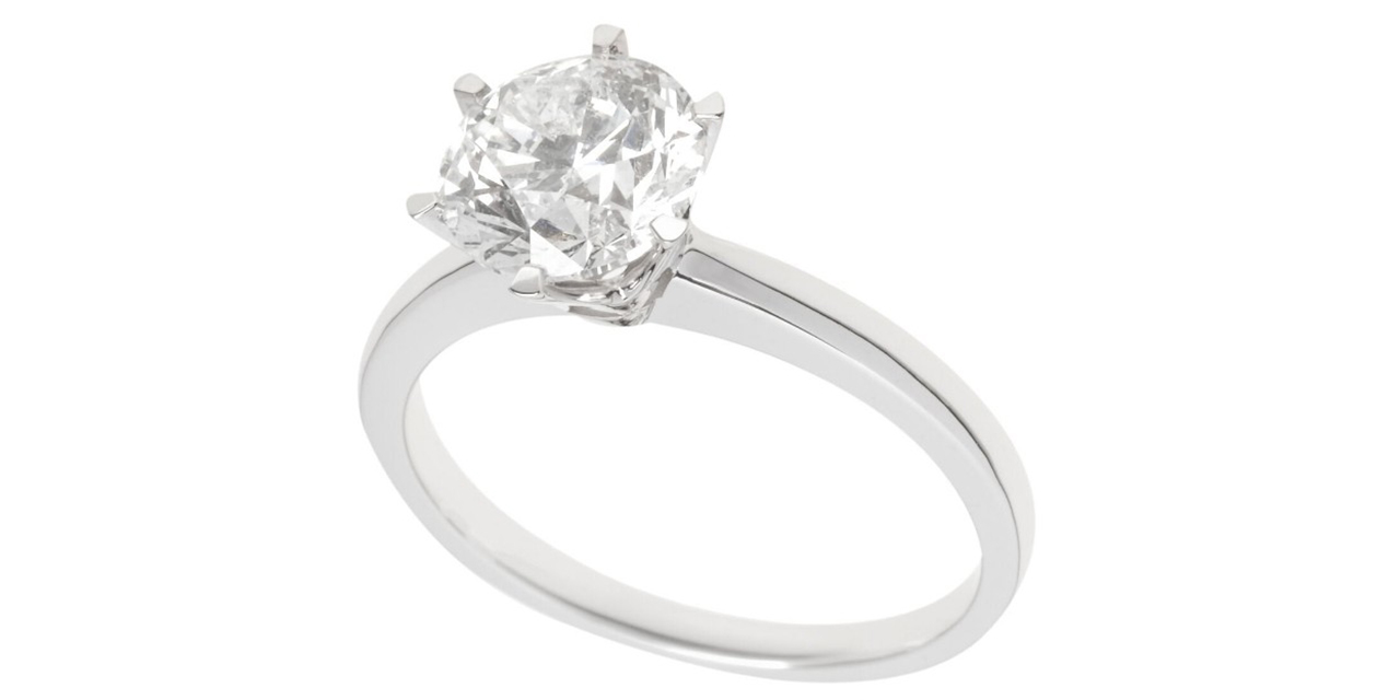 Zarafetin parmak ucundaki ışıltısı tek taş tasarımları Berk Mücevherat’ta