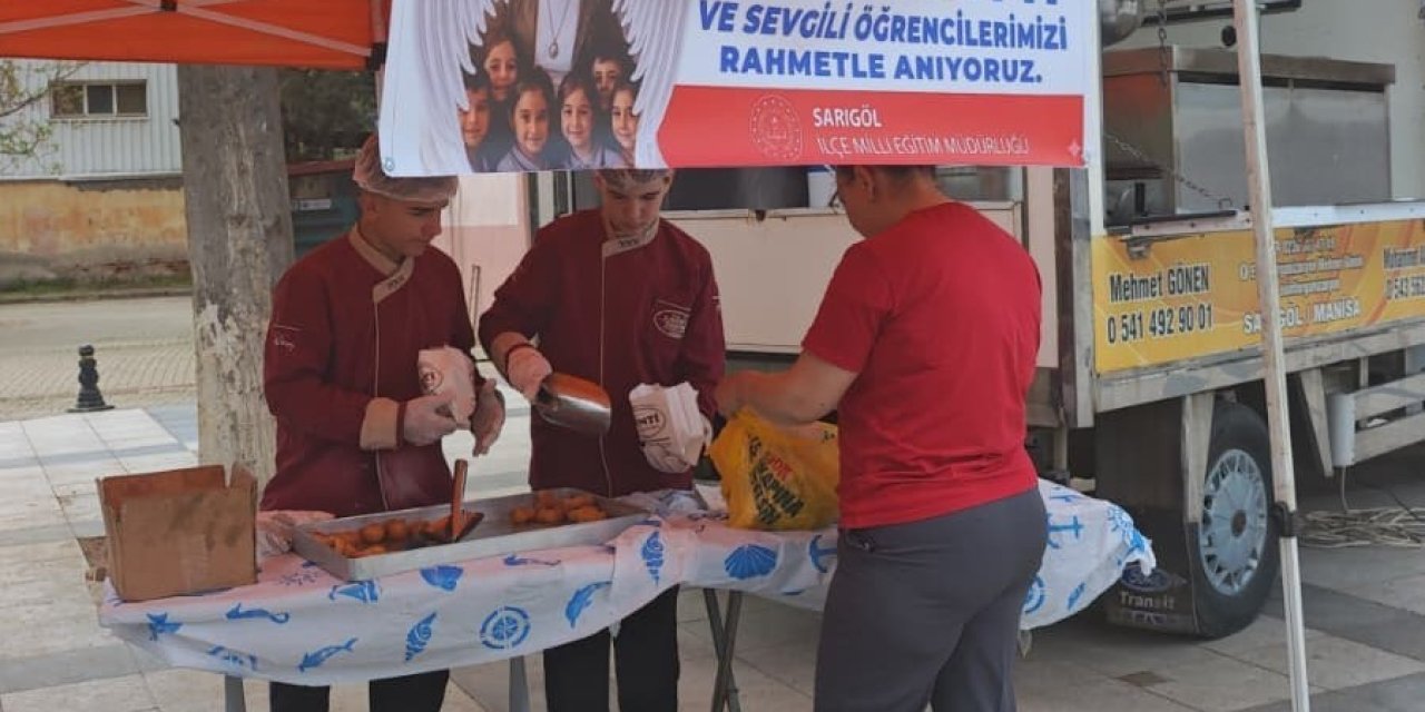 Şehit öğretmen ve öğrenciler için lokma hayrı