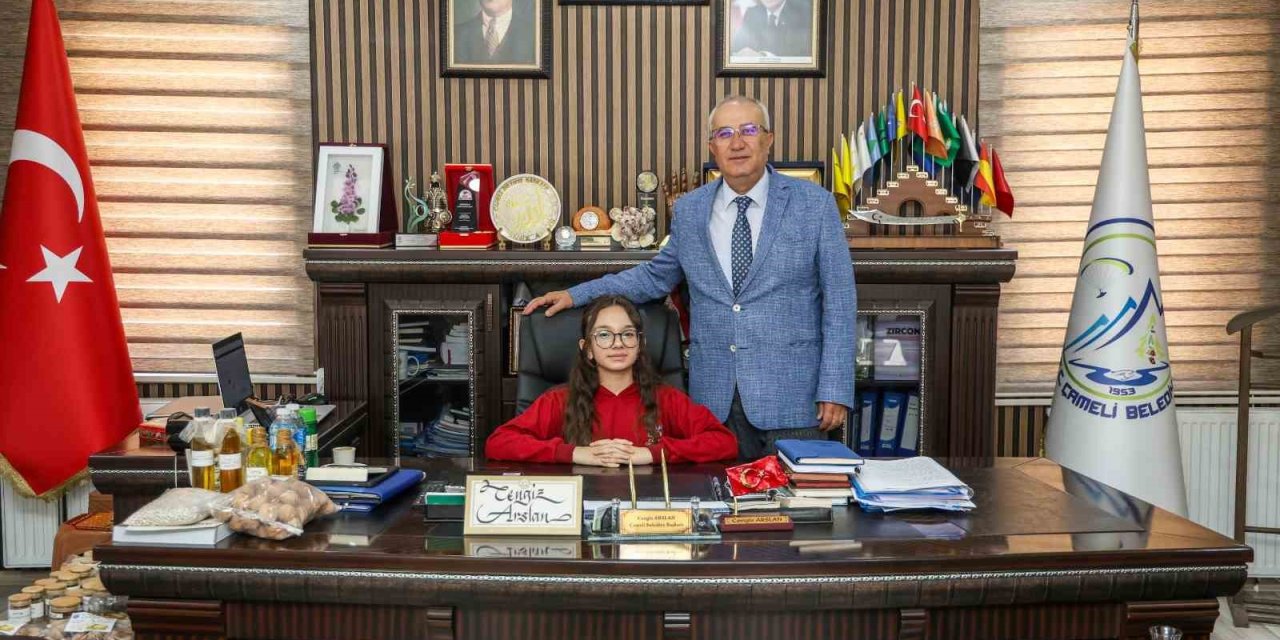 Çameli Belediye Başkanı Cengiz Arslan koltuğunu Erva’ya bıraktı