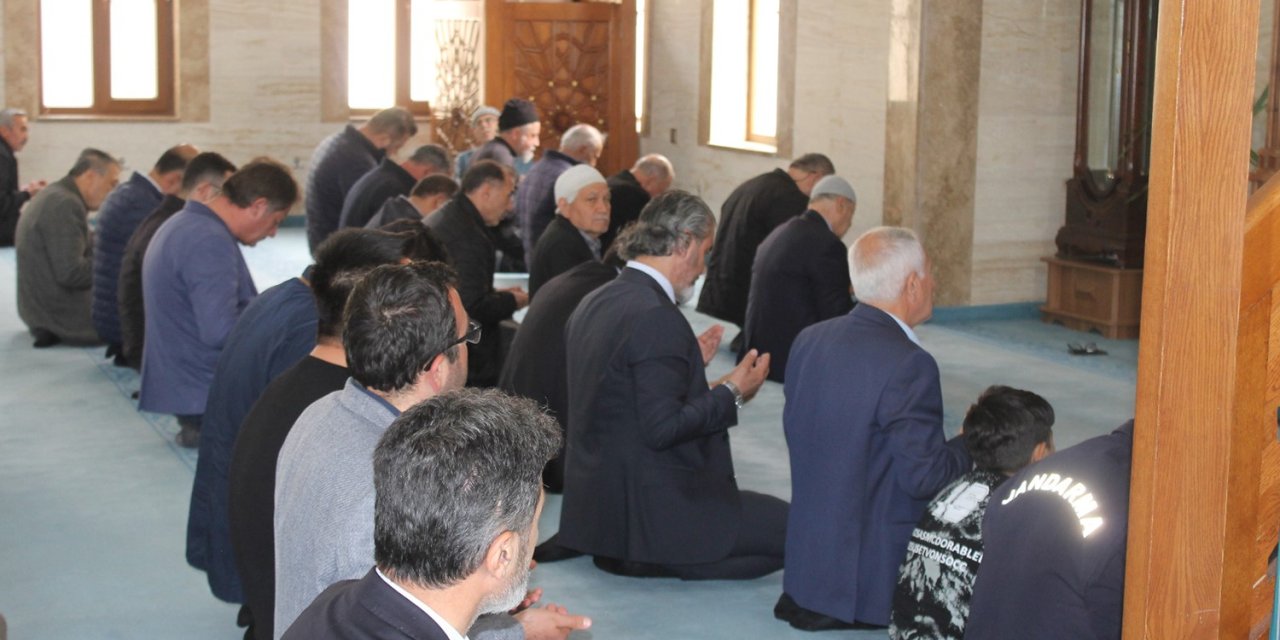 Ayla Kara ve öğrencileri Kula’da dualarla anıldı