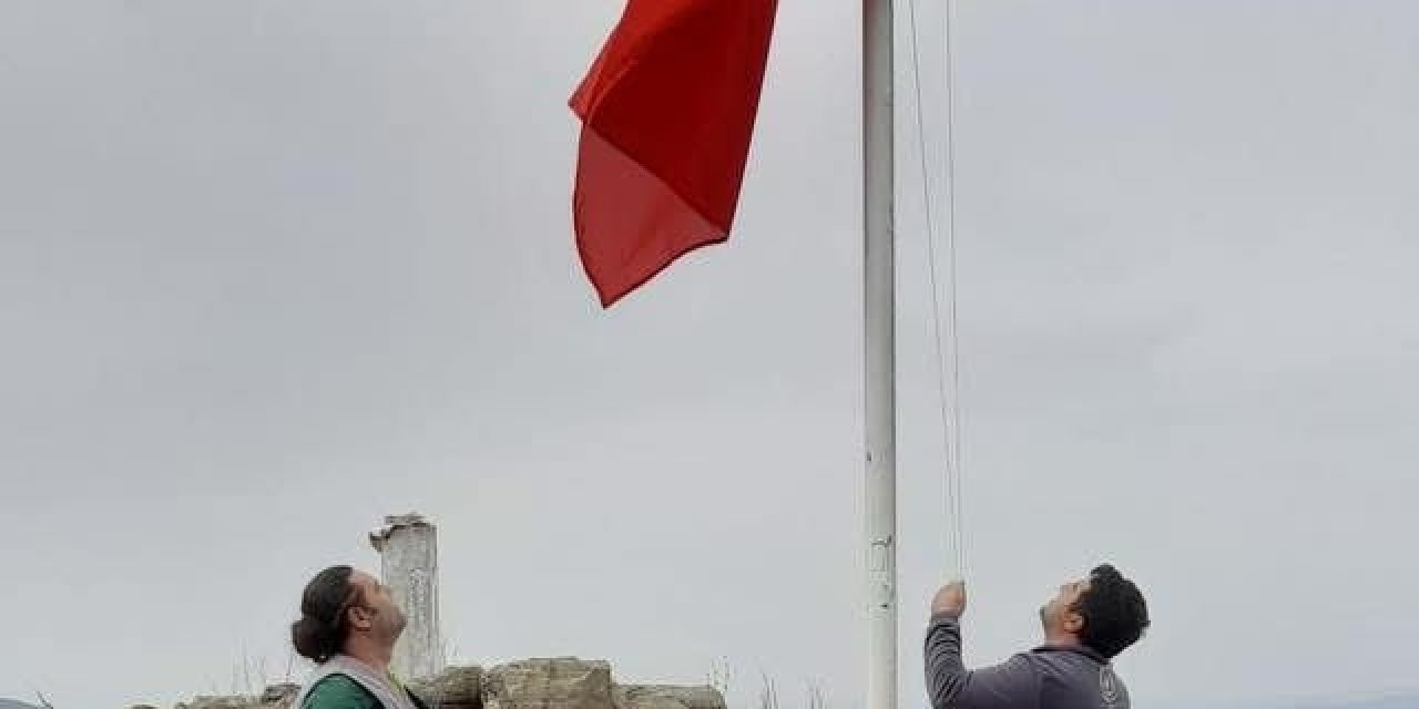 Buldan’ın 45 mahallesi ay yıldızlı bayraklarla donatılıyor
