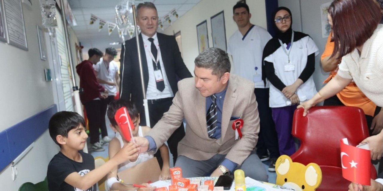 Söke Devlet Hastanesi’nde minik hastalara 23 Nisan sürprizi