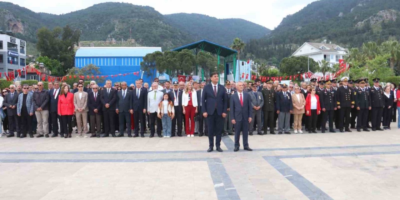 Fethiye’de 23 Nisan törenle kutlandı