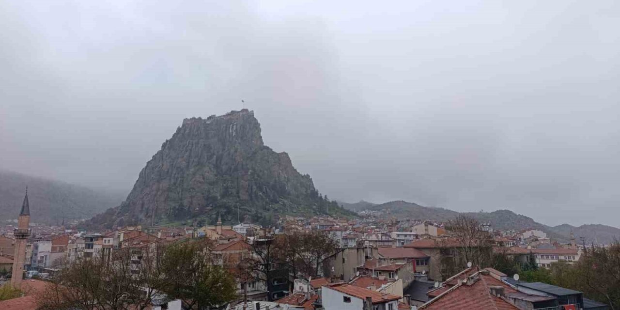 Afyonkarahisar’da yağmur etkili oldu