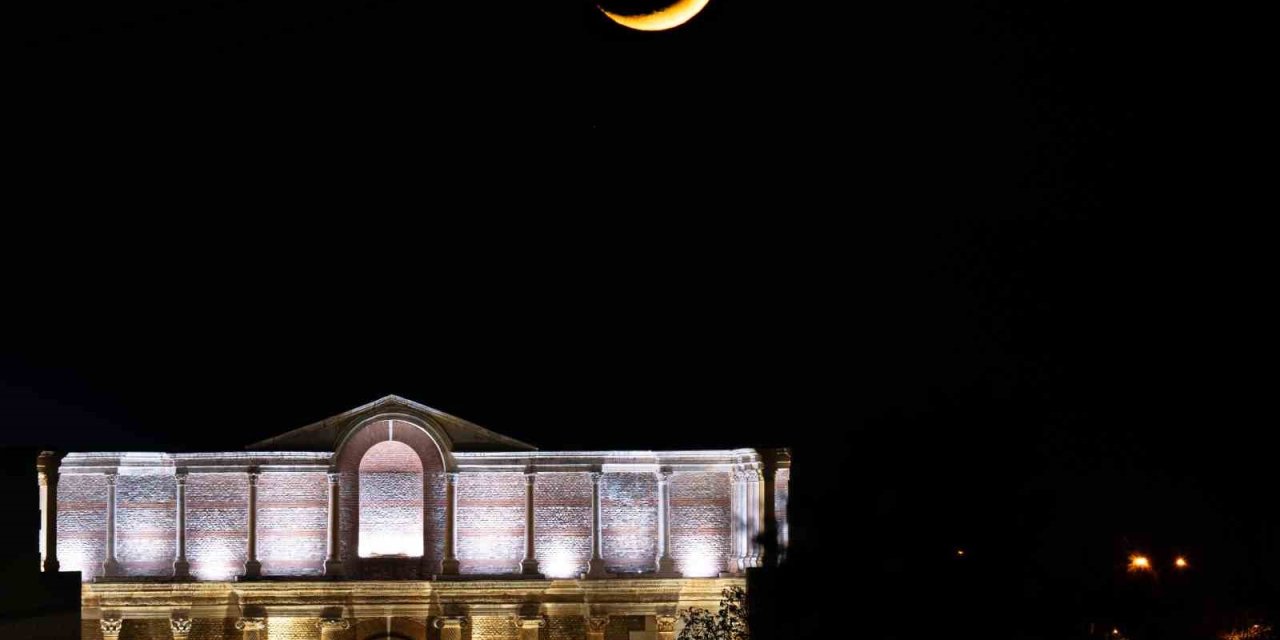 Antik kentte görsel şölen: Hilal, Gymnasium ile aynı karede