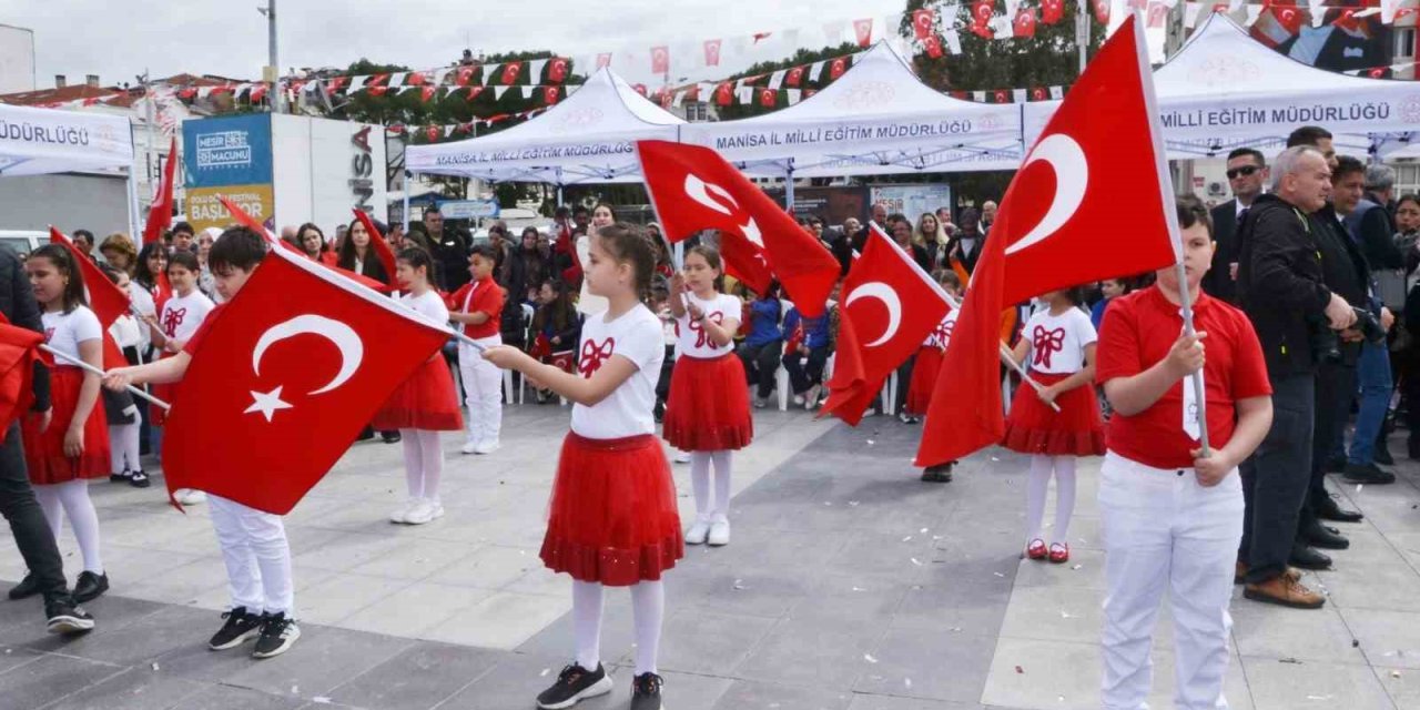 Manisa’da 23 Nisan Çocuk Bayramı kutlandı