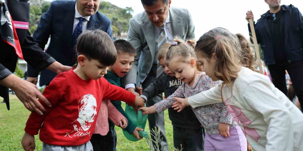 Dünya çocukları Marmaris’te barış için buluştu