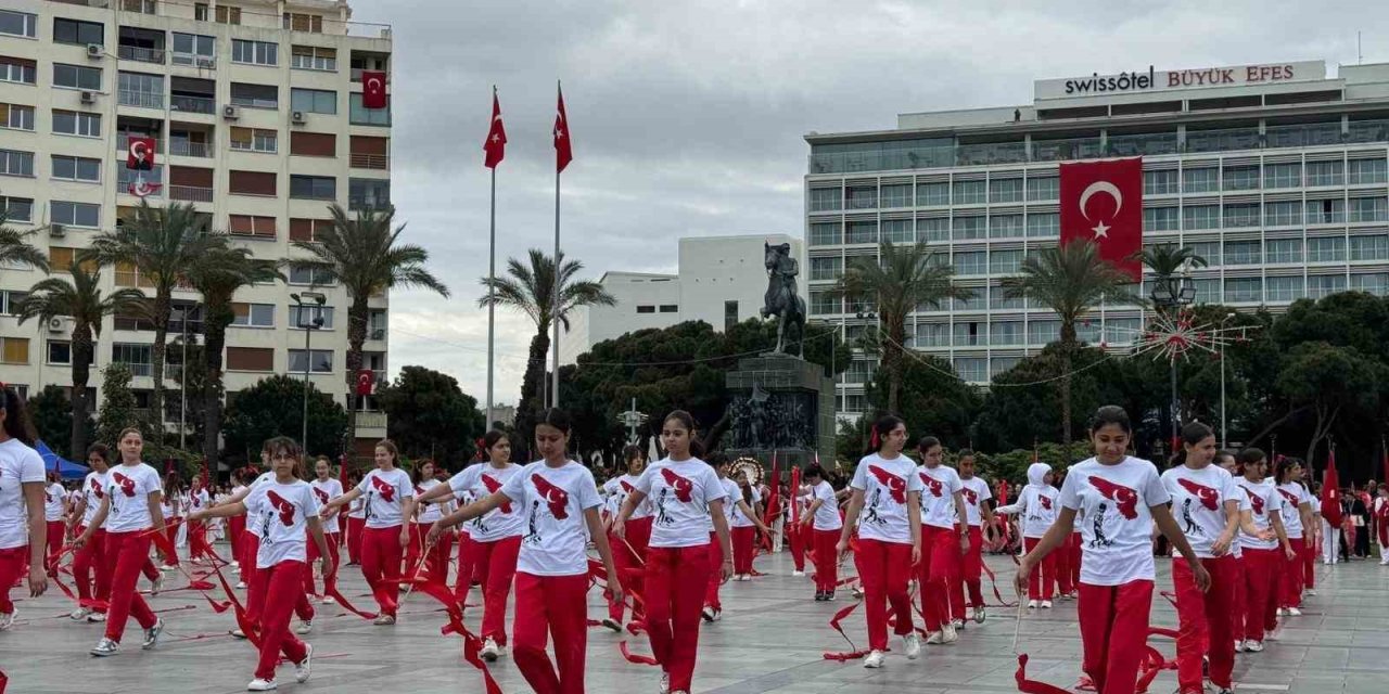İzmir’de 23 Nisan coşkusu