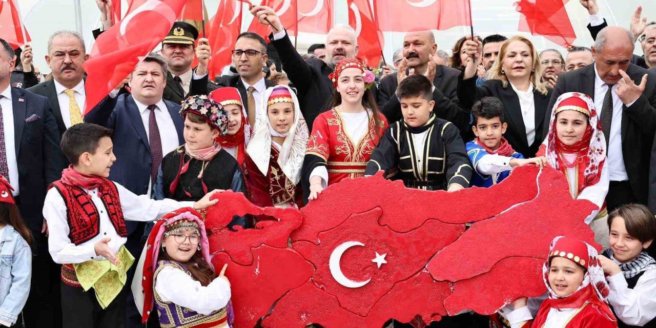 Menemen’de coşkulu kutlama