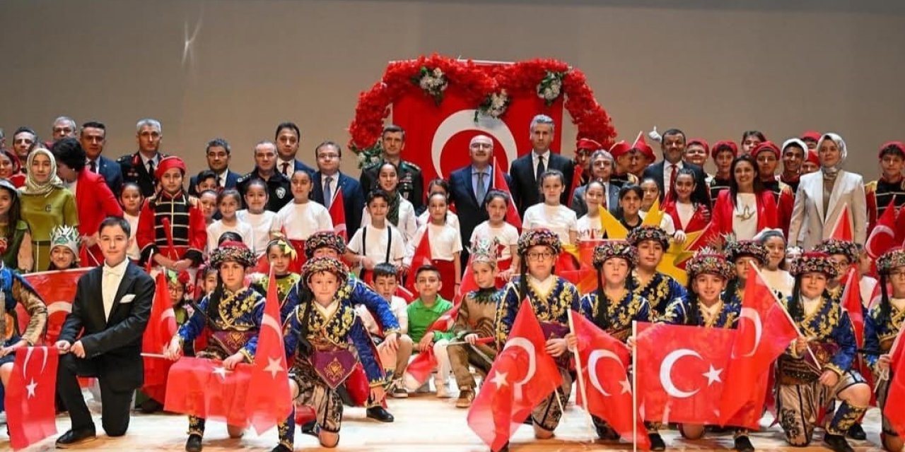 Denizli’de geleceğin teminatı çocuklar sahne aldı