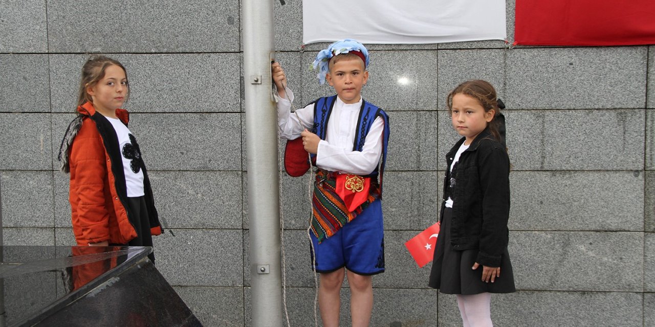 Manisa ilçelerinde 23 Nisan coşkusu