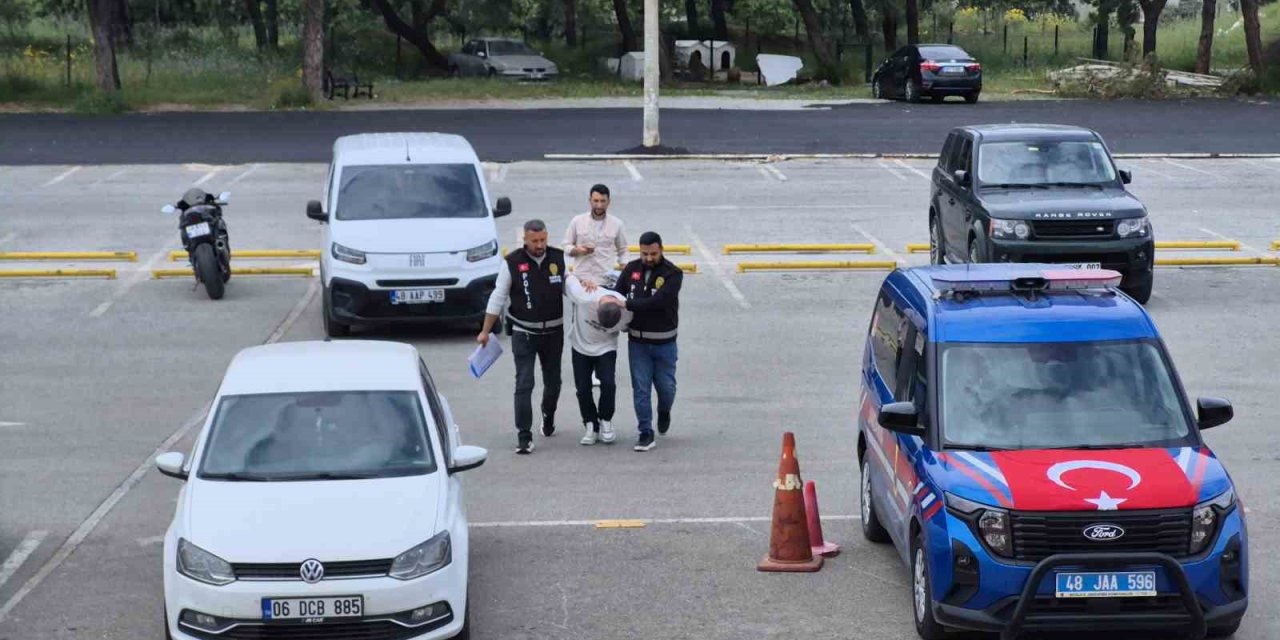 Bodrum’da eski sevgilisini bıçaklayarak yaralayan saldırgan tutuklandı