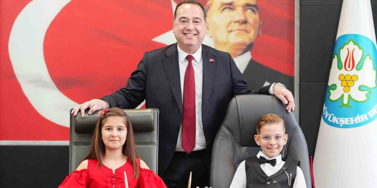 Başkan Dutlulu koltuğunu çocuklara emanet etti