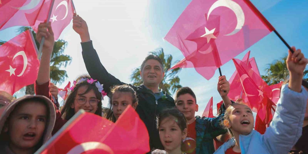 Aliağa’da 23 Nisan Çocuk Bayramı coşkuyla kutlandı