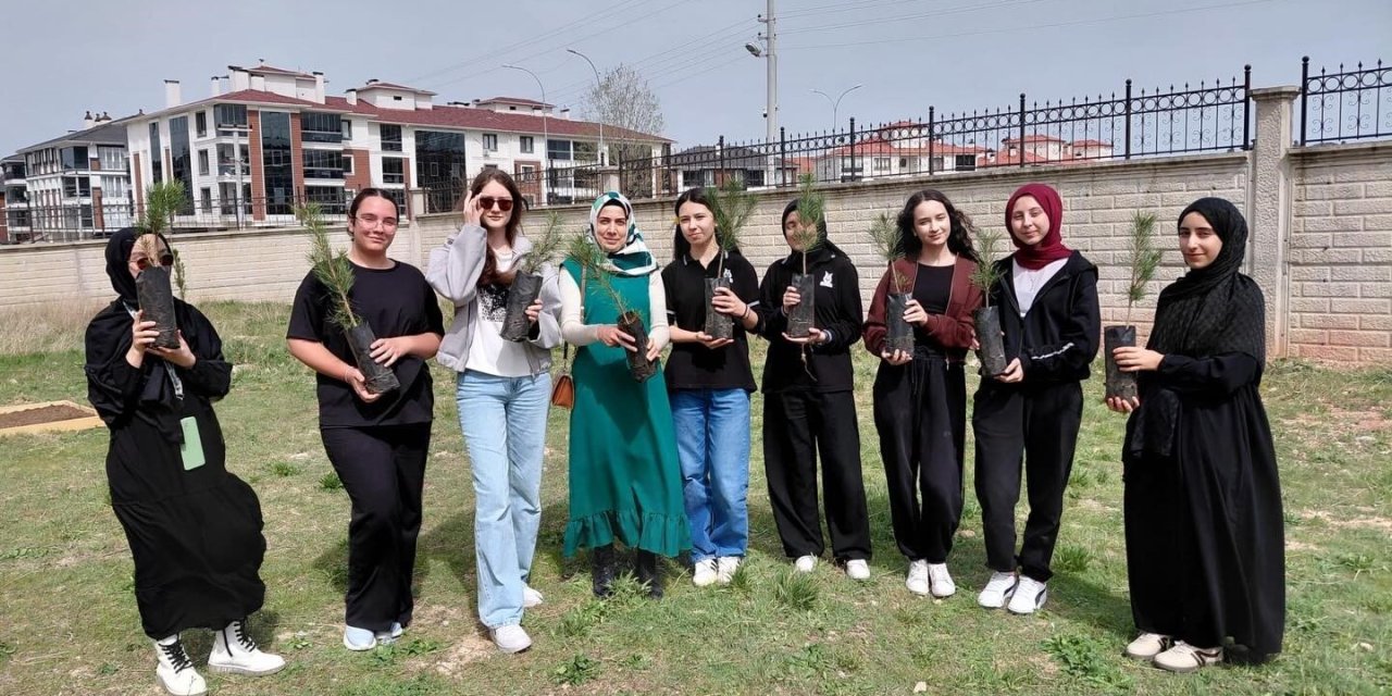Kütahya’da öğrencilerden doğaya anlamlı katkı