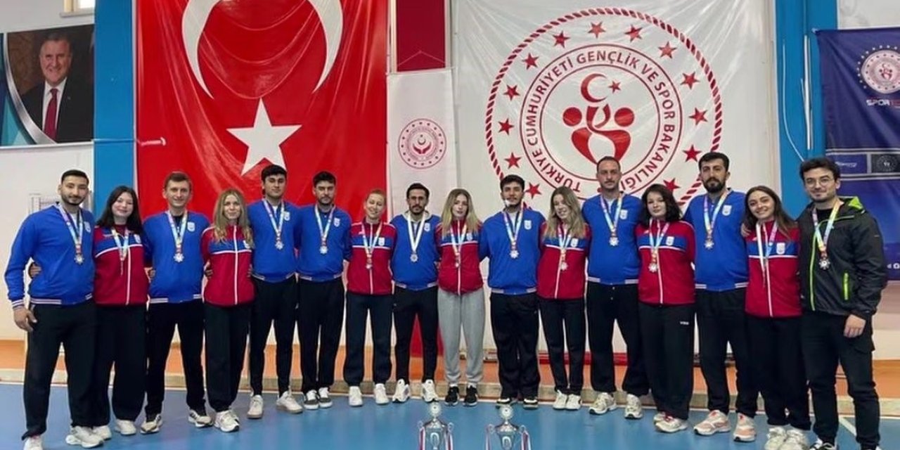 MSKÜ hokeyde Türkiye ikincisi oldu